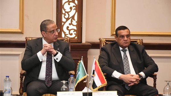 محافظ الفيوم يستقبل