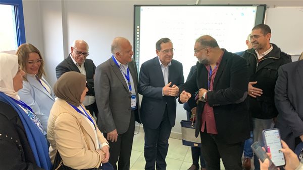 وزير البترول يتفقد