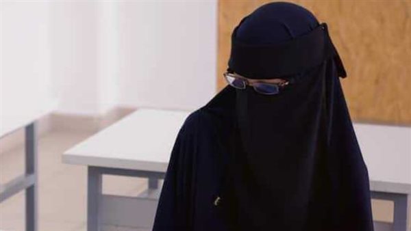 الفتاة الصغيرة