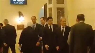 مرتضى منصور يواسي جمال وعلاء مبارك في عزاء خالهما بمسجد المشير طنطاوي| بث مباشر 