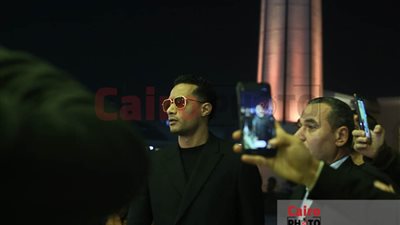 محمد رمضان ومرتضى منصور وإلهام شاهين أبرز الحاضرين في عزاء منير ثابت بمسجد المشير | صور