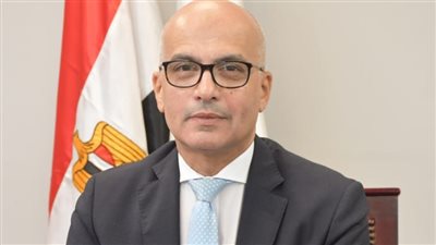 رئيس جامعة عين شمس يصدر قرارات جديدة بشأن التعيينات في كلية الحقوق