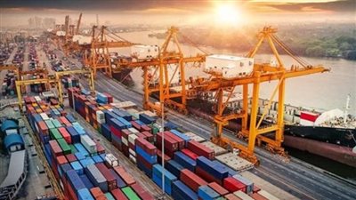 مصادر تكشف: إفراج جمركي عن شحنات دوائية ومستلزمات طبية لصالح شركتي أدوية| بث مباشر