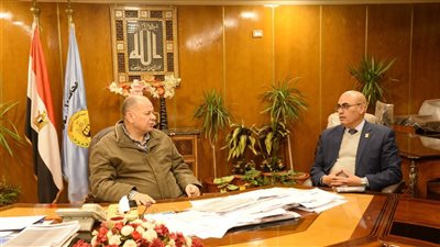 محافظ أسيوط يناقش آخر مستجدات حياة كريمة في منفلوط وديروط