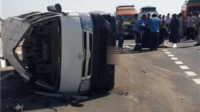 إصابة 10 طلاب في انقلاب ميكروباص مدارس بأكتوبر