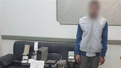 القبض على 3 من مُالكي المحطات التلفزيونية لاتهامهم بالقرصنة |صور