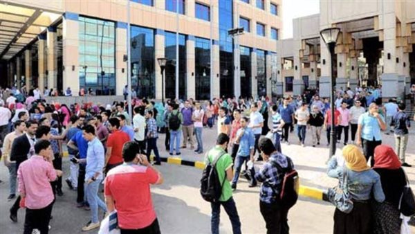 طلاب الجامعات