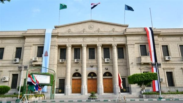 كلية الآداب جامعة