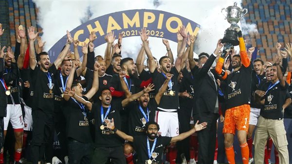 تتويج الأهلي بكأس
