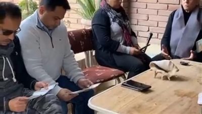 نجل حلمي بكر وعائلته يزورون قبره في أول جمعة بعد وفاته | بث مباشر