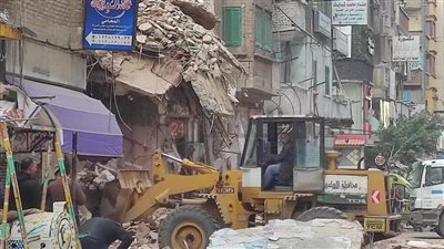 وفاة 4 أشخاص في انهيار عقار الورديان بالإسكندرية.. وصاحب سيارة تحطمت: كانت مصدر رزقي | بث مباشر
