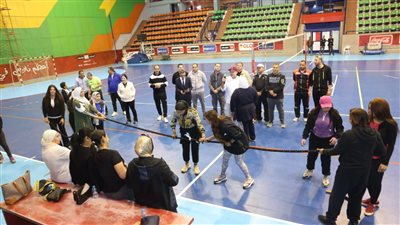 شطرنج وشد حبل وكرة نسائية.. سفير قطر يحتفل بيوم المرأة العالمي بالنادي الأهلي| صور