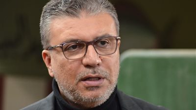 بعد نقله إلى المستشفى.. تفاصيل إصابة الإعلامي عمرو الليثي | بث مباشر