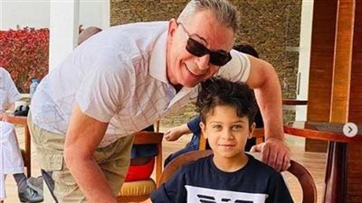 أحمد فوزي صالح بعد ظهور نجله في مسلسل بطن الحوت: أبوه مخرج وأمه منتجة وجده محمود حميدة