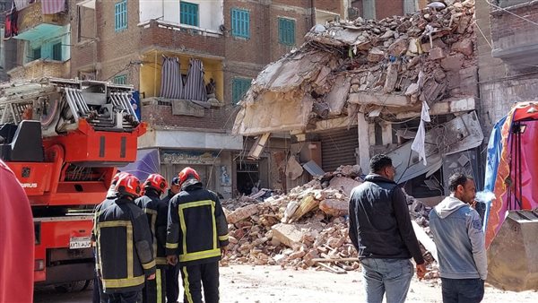 انهيار عقار غربي