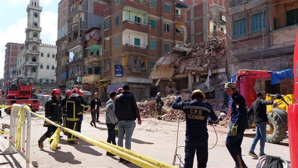 انهيار عقار بالإسكندرية