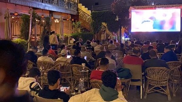 المقاهي كامل العدد