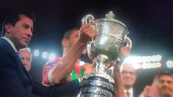 وزير الرياضة خلال