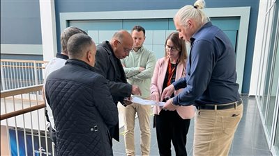 قبل افتتاحه.. وفد من السياحة يتابع تجهيزات معرض رمسيس وذهب الفراعنة في ألمانيا| صور