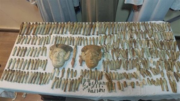 إحباط تهريب 437 قطعة