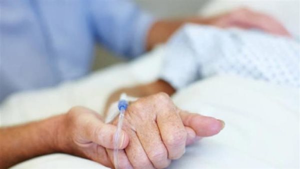 سيدة بالعناية المركزة