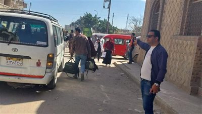 تسهيلًا للحركة المرورية.. نقل موقف عشوائي بمدخل طريق سيدي غازي بالبحيرة