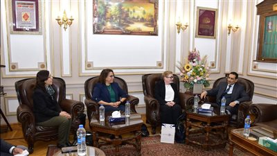 جامعتا القاهرة وبرلين الحرة تبحثان تعزيز العلاقات الأكاديمية والبحثية وتبادل الأساتذة والطلاب