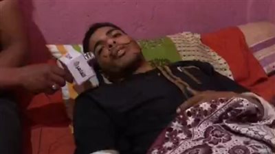 بسبب لعب الأطفال.. استغاثة شاب تعدى عليه 9 مواطنين بالشوم والسنج بالخانكة: مبقدرش اتحرك وعايز حقي | بث مباشر