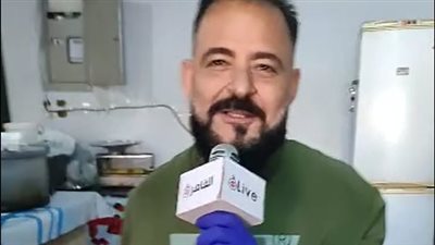 قبطي يقيم مائدة إفطار للمسلمين بالغردقة: ورثت العادة عن والدي وبنفذها بقالي أكثر من 9 سنين| بث مباشر