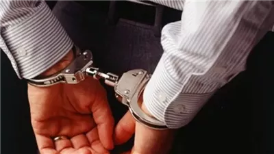 هارب من المؤبد وزوّر أختامًا حكومية.. تفاصيل سقوط أكبر نصاب في القطاع الصحي بمصر