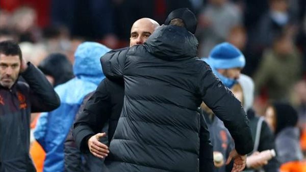 عناق بيب جوارديولا