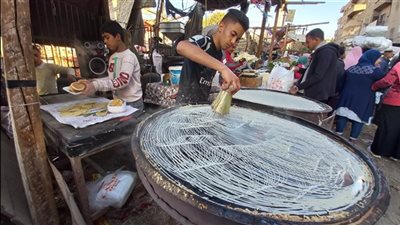 ملوك حلويات رمضان.. تعرف على سعر كيلو الكنافة والقطايف أول يوم صيام