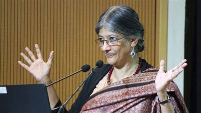 يروجون لأنصاف الحقائق والأكاذيب.. أستاذة بجامعة أمريكية تكشف عن لوبي غربي يقمع ظهور نظريات اقتصادية بديلة