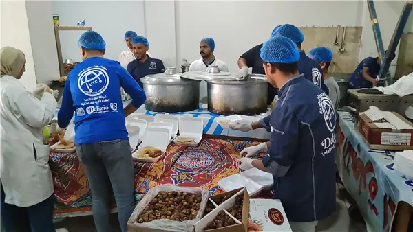 يقيم محارب رمزى عجايبى،