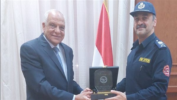 محافظ الجيزة يتسلم