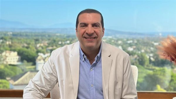 الدكتور عمرو خالد