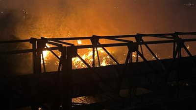 حريق جزيرة نيلية بكورنيش النيل أمام مستشفى السلام الدولي في المعادي 