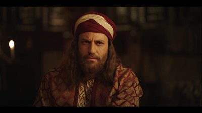 الحلقة الثانية من مسلسل الحشاشين.. نيقولا معوض شاعر ينقل الذكاء العاطفي والسياسي بشخصية عمر الخيام