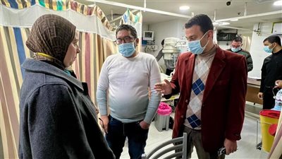 وكيل الصحة بالإسكندرية تتابع تطور حالة اللاعب أحمد رفعت وتطمئن والدته 