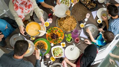 أجمل دعاء لمن أفطرت عنده في رمضان.. بماذا كان يدعو النبي ﷺ للمضيف؟