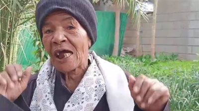 أشهر تاجرة تموين بقنا: اشتغلت في مهنة أبويا ولبست الجلابية والعمة عشان أحمي نفسي| بث مباشر