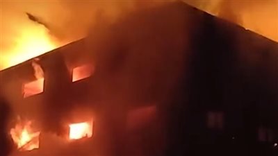 الحماية المدنية تسيطر على حريق مصنع أخشاب بمنطقة 15 مايو| فيديو