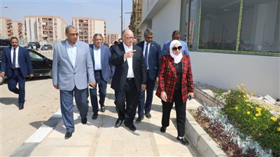 بتكلفة 21 مليون جنيه.. محافظ القاهرة يتفقد أعمال إقامة مصنع ملابس بحي الأسمرات | صور 