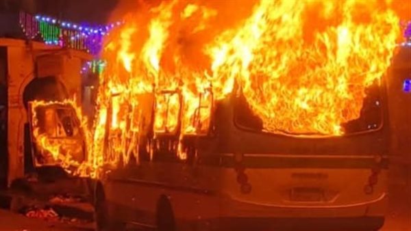 اشتعال ميني باص 