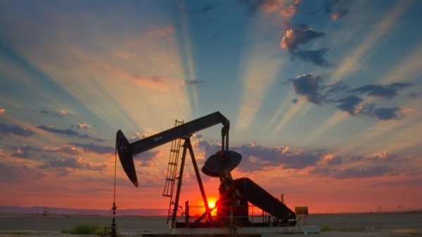 بئر بترولي - ارشيفية