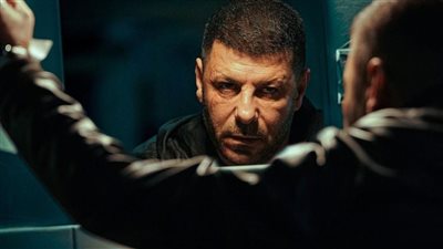 إياد نصار: الرجل دائما مهموم بالقرارات.. ومبادئ شخصيتي في صلة رحم سقطت مع اصطدامها بالواقع 