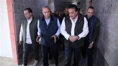 وزير الصحة يوجه بتحديد مسارات خاصة لمرضى الطوارئ.. ونقطة إسعاف داخل مستشفى جديد بالعبور