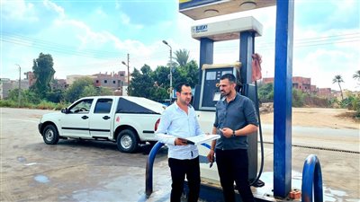 ضبط محطة وقود لوجود عجز في عيار الصفيحة بالبحيرة