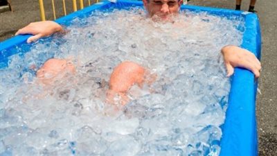 باحثون يؤكدون خطورة الغطس البارد لعدم اكتمال الدراسات والتجارب 