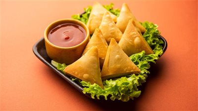 طريقة عمل السمبوسة باللحمة المفرومة للشيف الشربيني